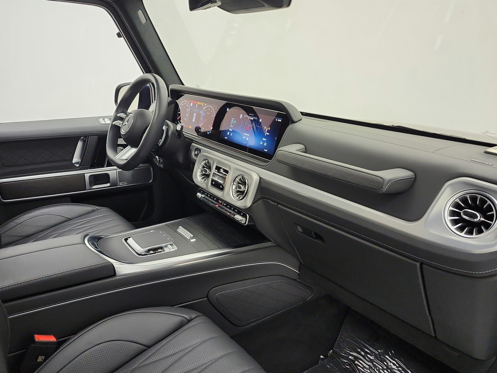 Certified Used 2025 Twilight Blue Metallic Mercedes-Benz G 550 SUV image 20