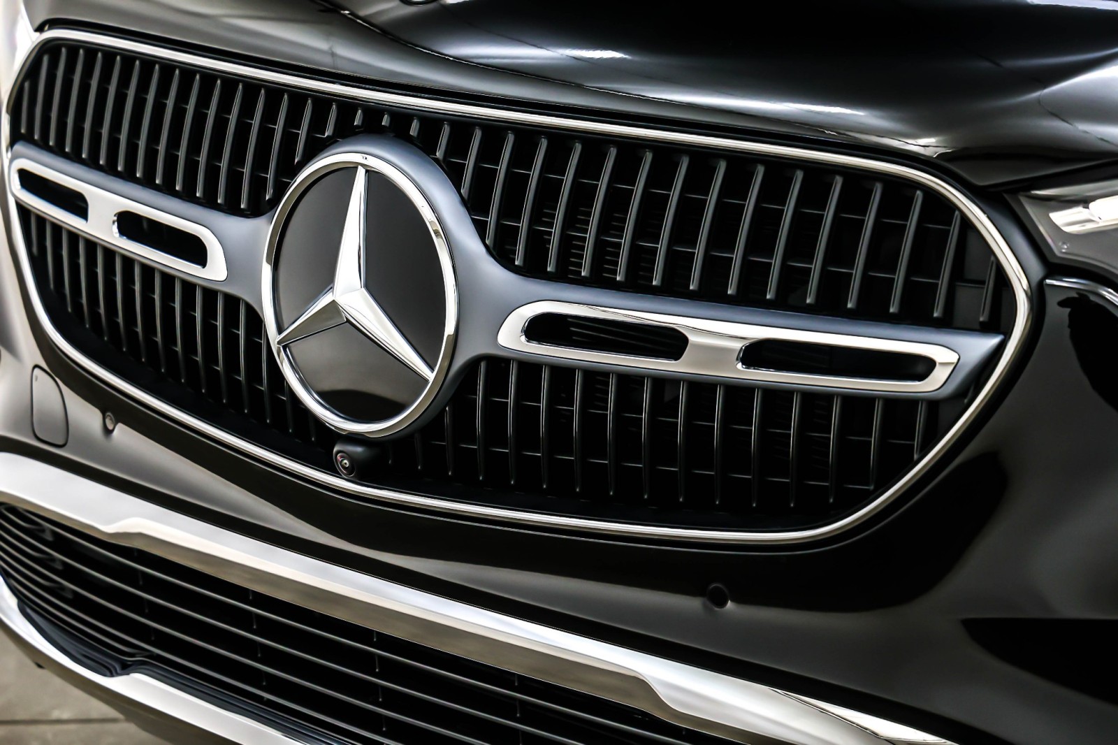 New 2026 Black Mercedes-Benz GLC 300 image 13