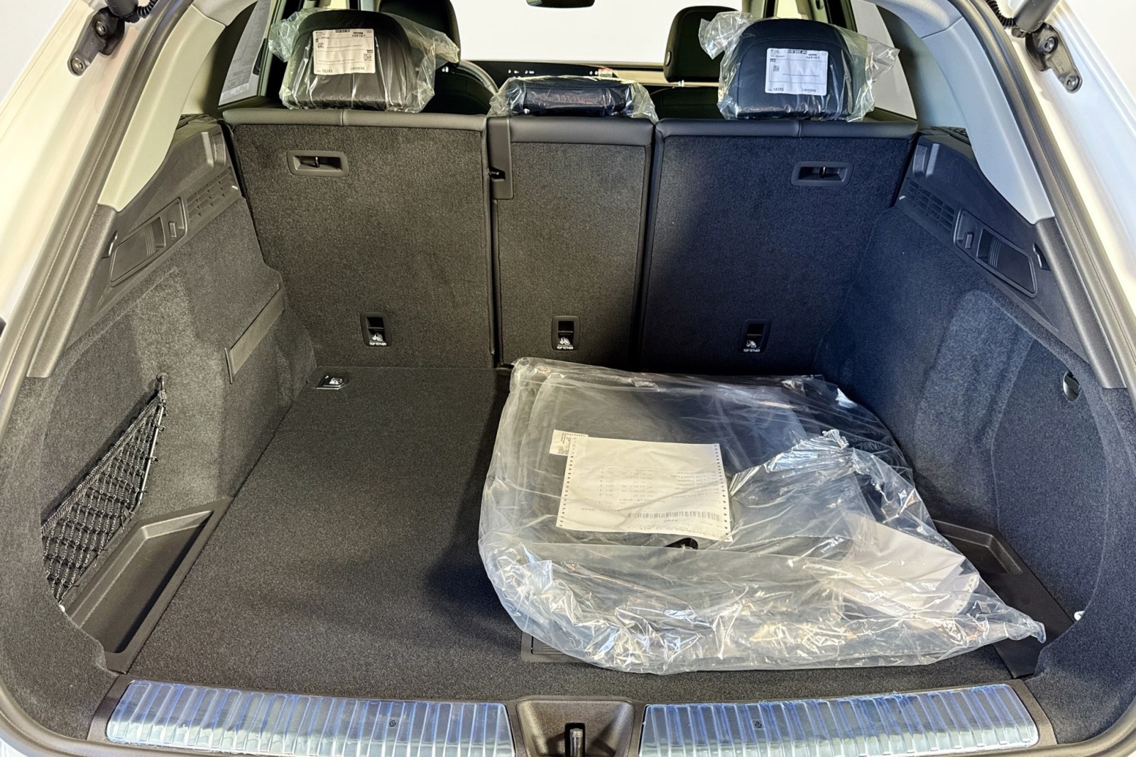 New 2025 Arkona White Audi Premium 2.0 TFSI quattro image 22