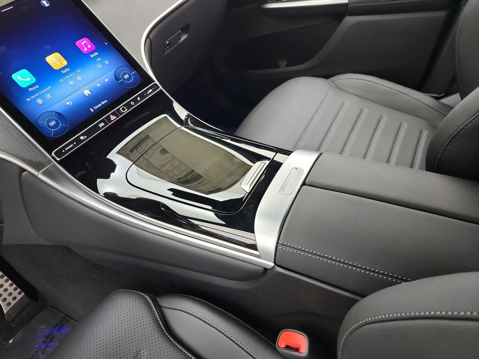 New 2026 Black Mercedes-Benz GLC 300 image 10