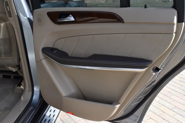 2016 Mercedes-Benz GL550 4MATIC AWD Driver Assistance Pkg Panorama Sunroof Power E 40