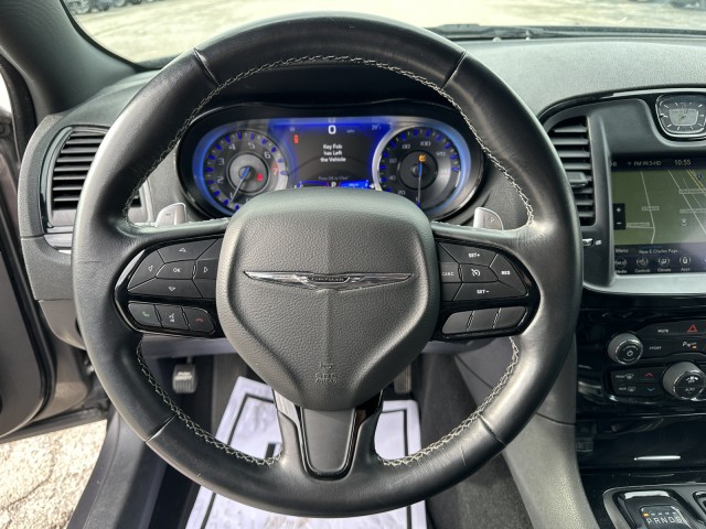 2022 Chrysler 300 300S 11