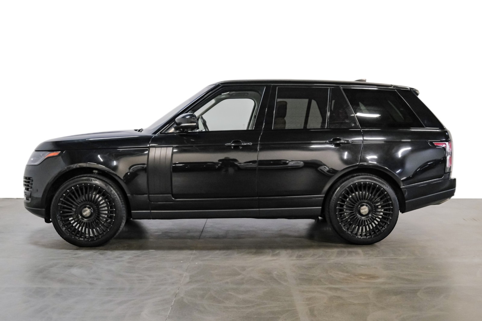 2020 Land Rover Range Rover 22Alloys DrivePkg PremiumInteriorPkg 10