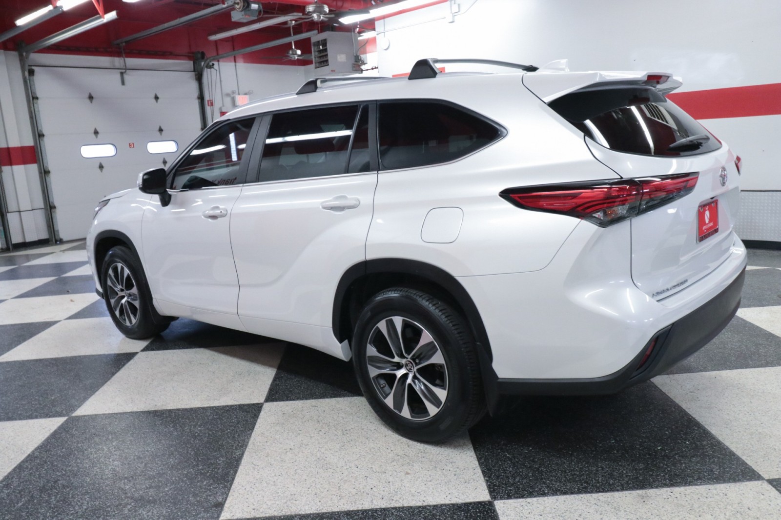 Used Car 2023 Toyota Highlander  Xle For Sale Under $40,000 In Austin, Texas