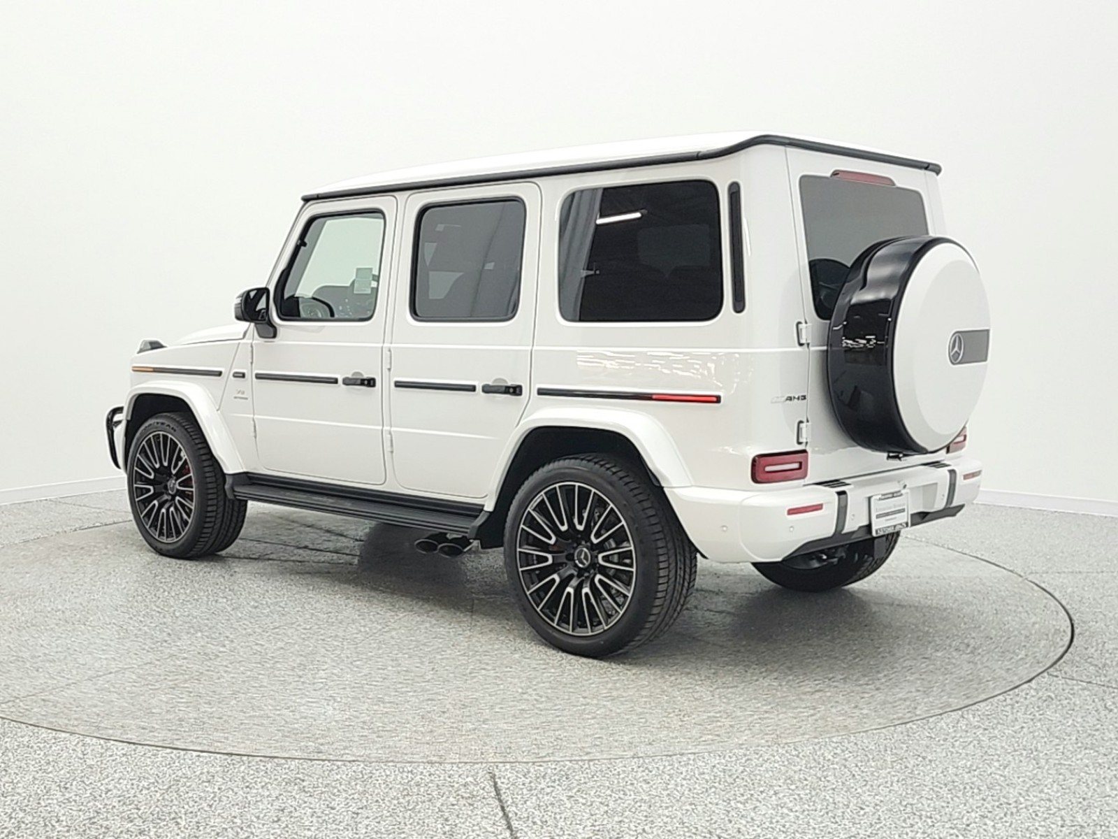 New 2026 MANUFAKTUR Moonlight White Metallic Mercedes-Benz AMG® G 63 image 7