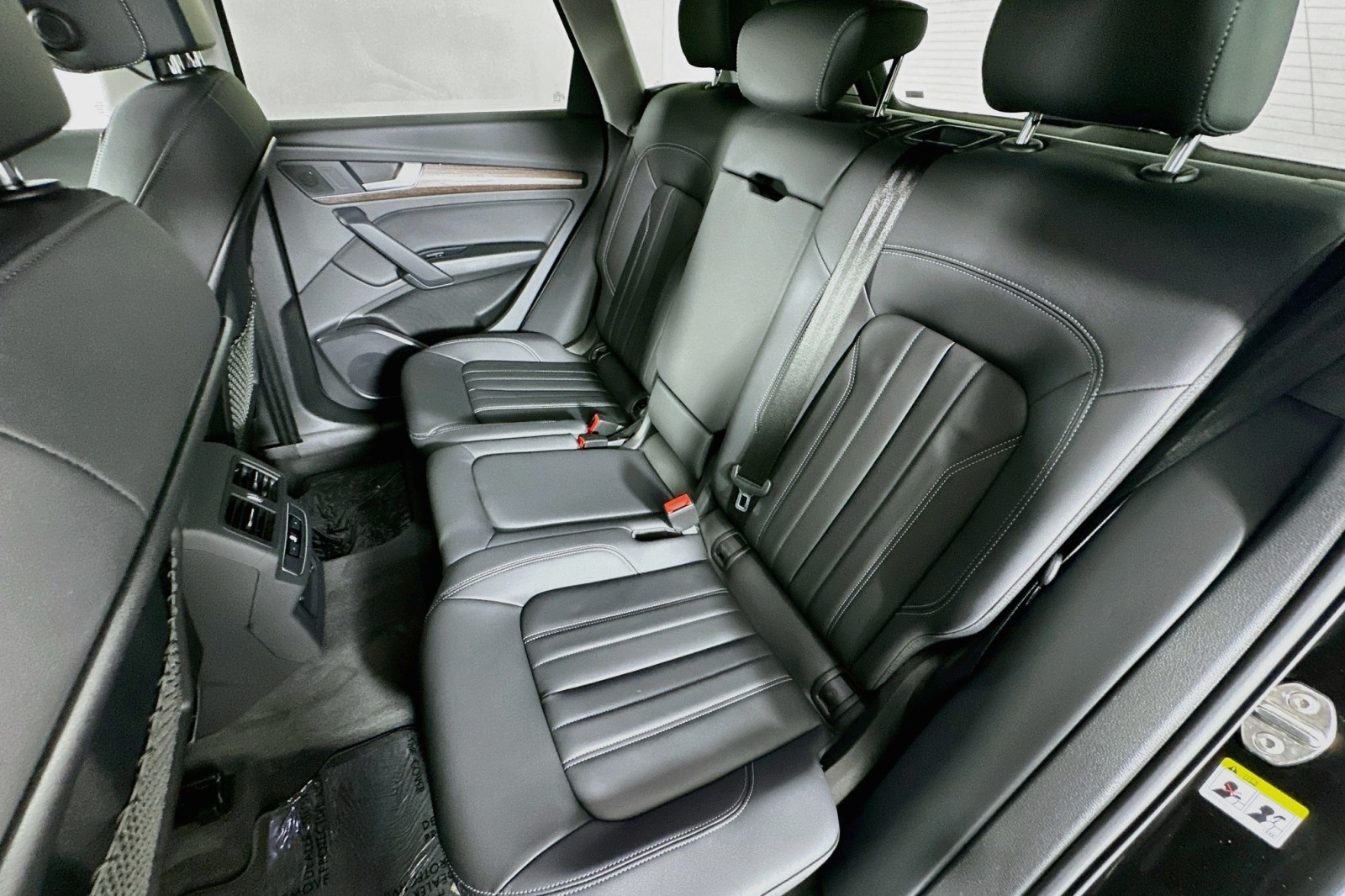 Used 2023 Mythos Black Metallic Audi S line Premium image 9