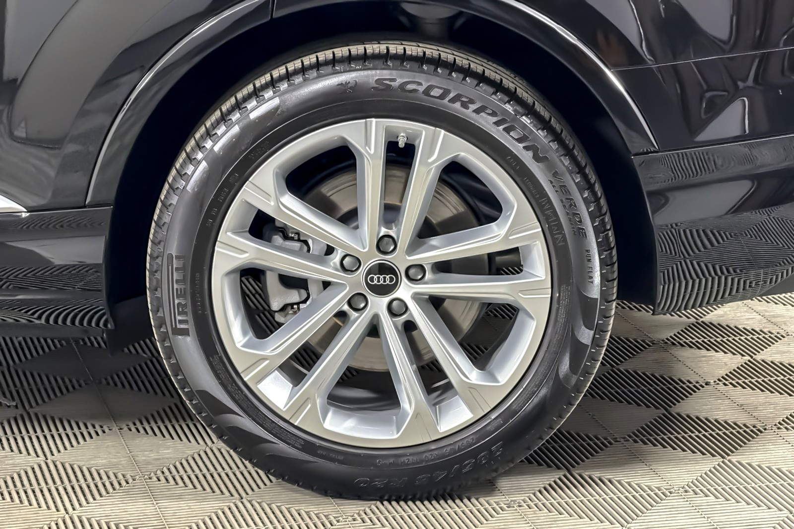 Used 2025 Mythos Black Metallic Audi Prestige 55 TFSI quattro image 26