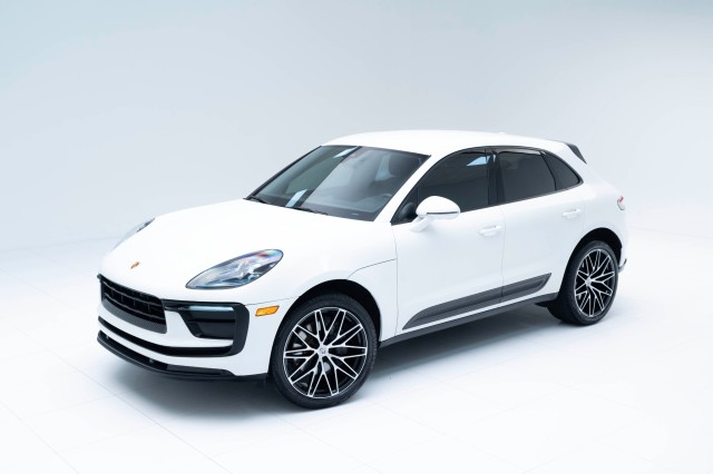 2022  Macan  in , 