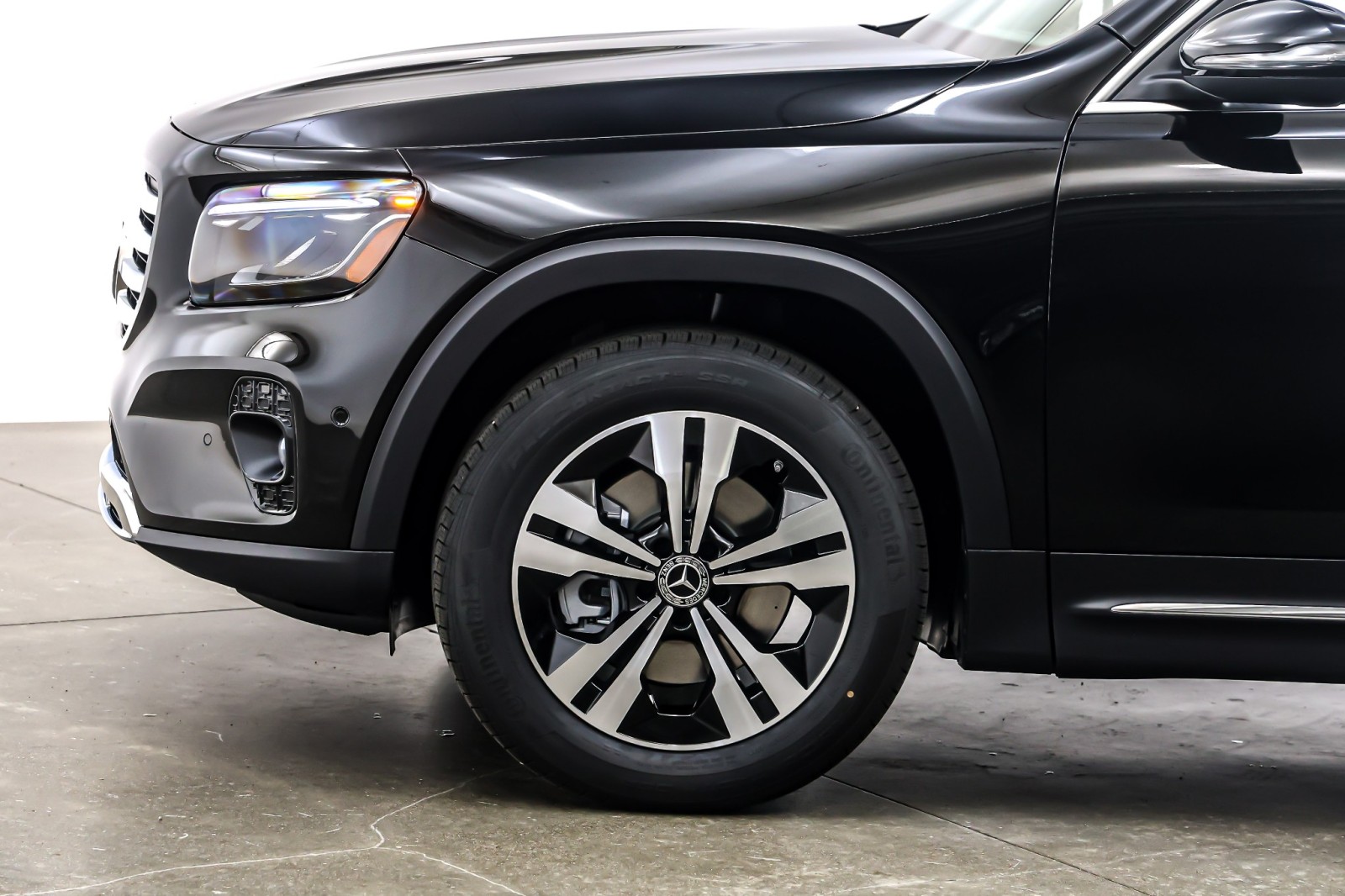 New 2026 Night Black Mercedes-Benz GLB 250 image 10