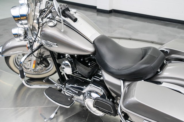 2016 Harley Davidson FLHR Road King  19