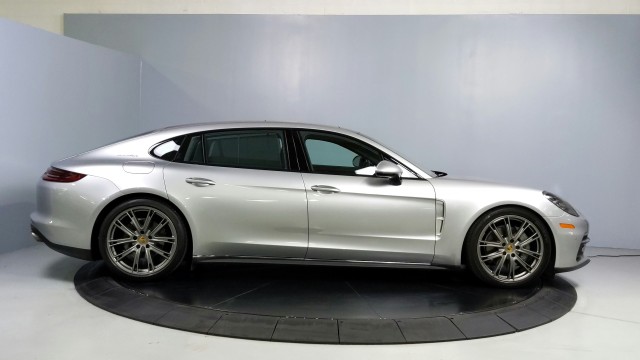 2018 Porsche Panamera 4S Executive 7