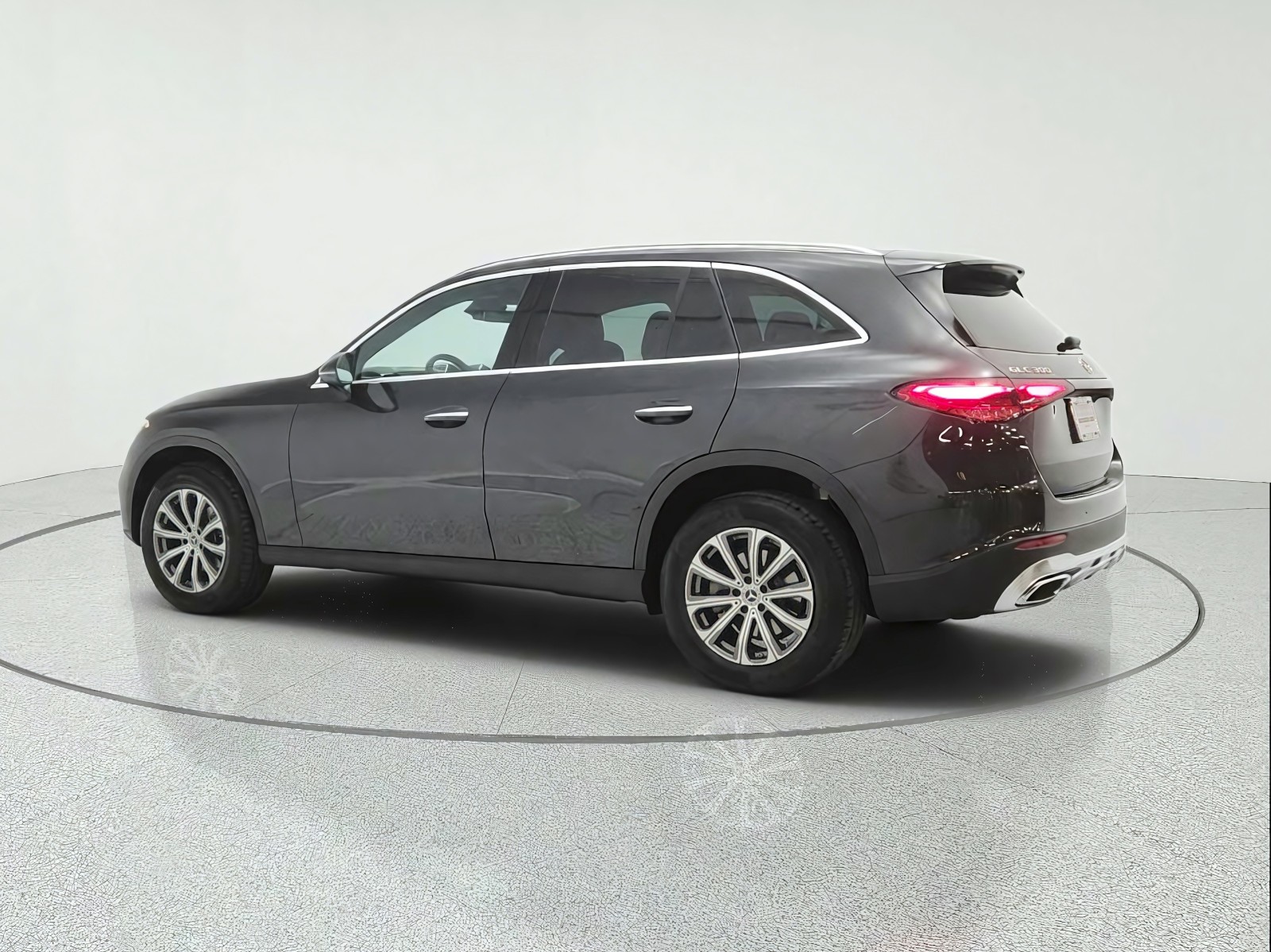 Certified Used 2026 Graphite Grey Metallic Mercedes-Benz GLC 300 SUV image 7