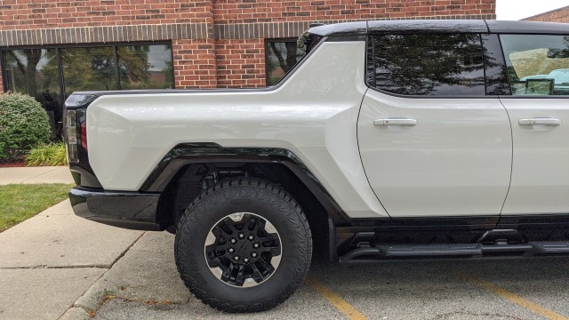 2023 GMC HUMMER EV Pickup 3X 12