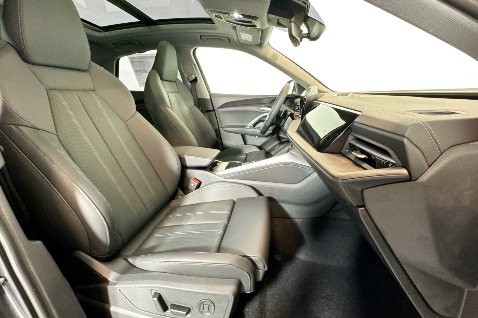 New 2025 Daytona Gray Pearl Effect Audi Premium Plus 2.0 TFSI quattro image 25