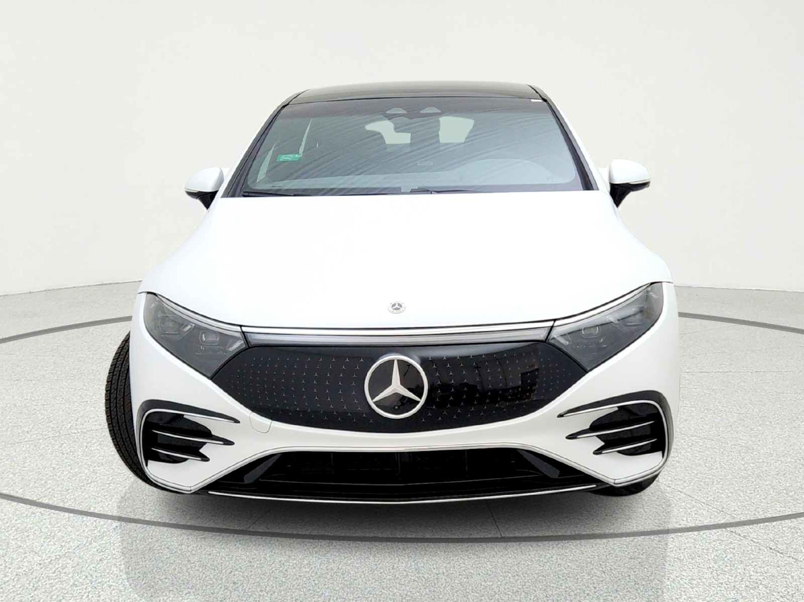 New 2026 MANUFAKTUR Signature Moonlight White Magno Mercedes-Benz EQS 580 4MATIC® Sedan image 3