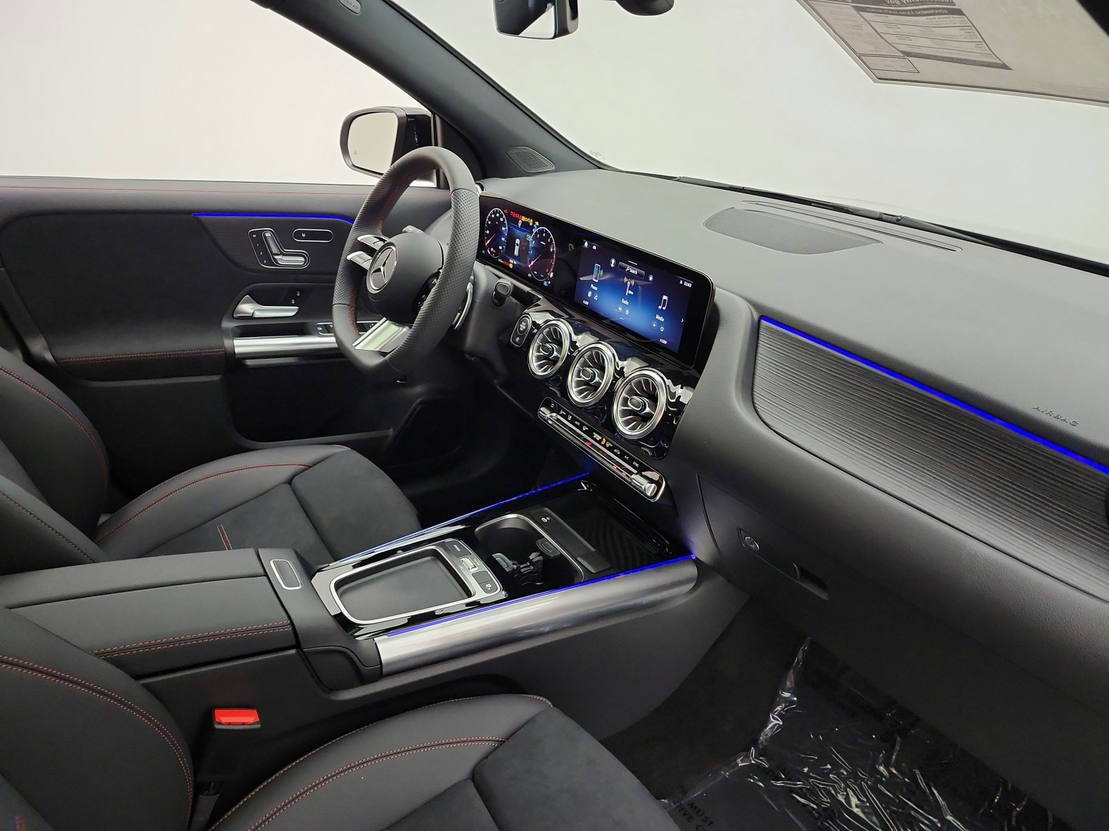 New 2026 Mountain Grey Metallic Mercedes-Benz GLA 250 SUV image 15