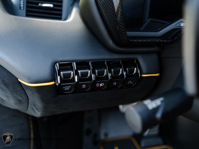 Lamborghini Aventador