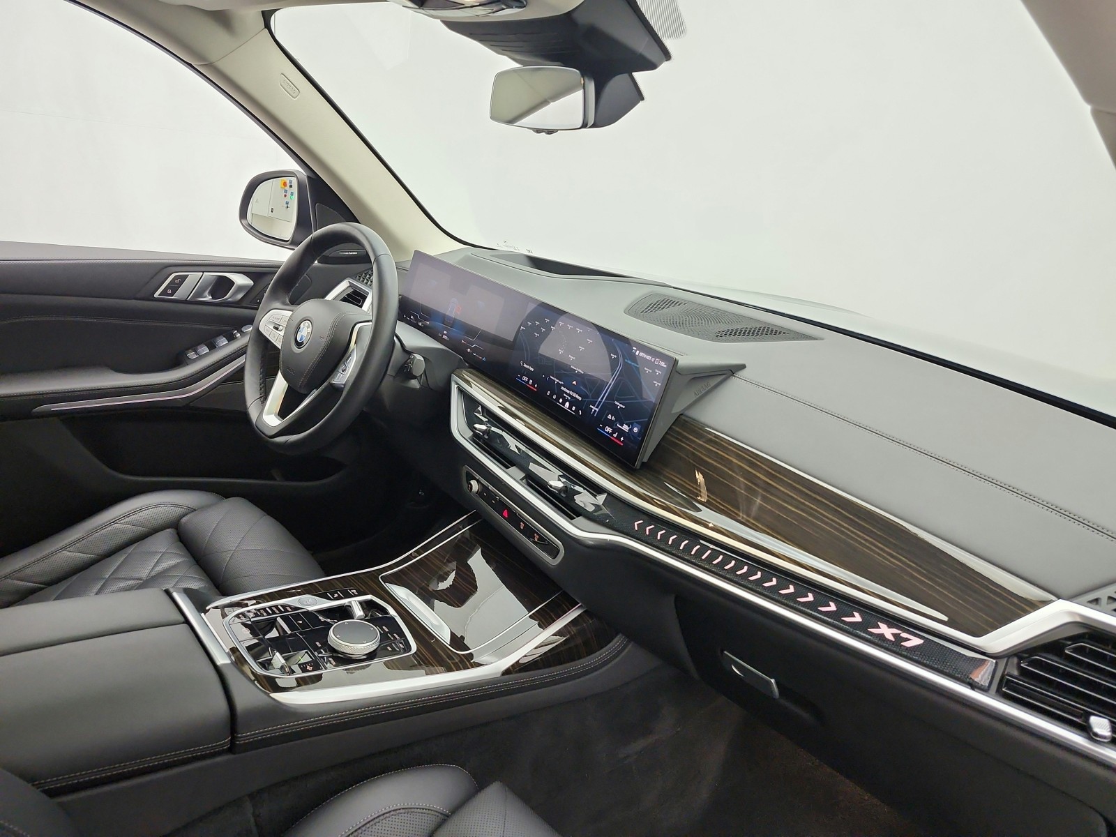 Used 2024 Sparkling Copper Metallic BMW xDrive40i Sports Activity Vehicle image 18