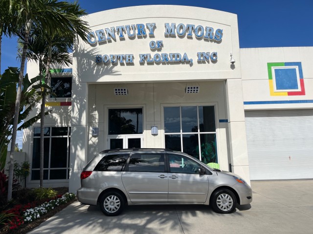 2006 Toyota Sienna LE LOW MILES 29,972 in pompano beach, Florida