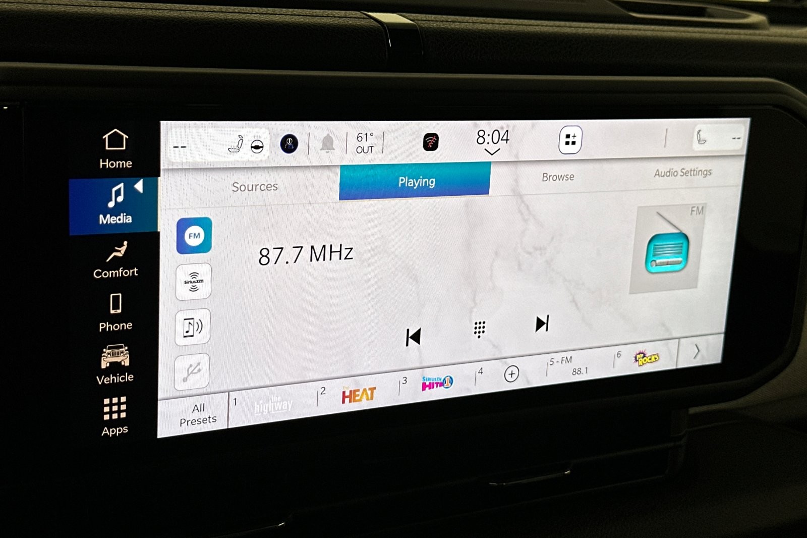 Used 2024 SILVER Jeep Sport S image 17