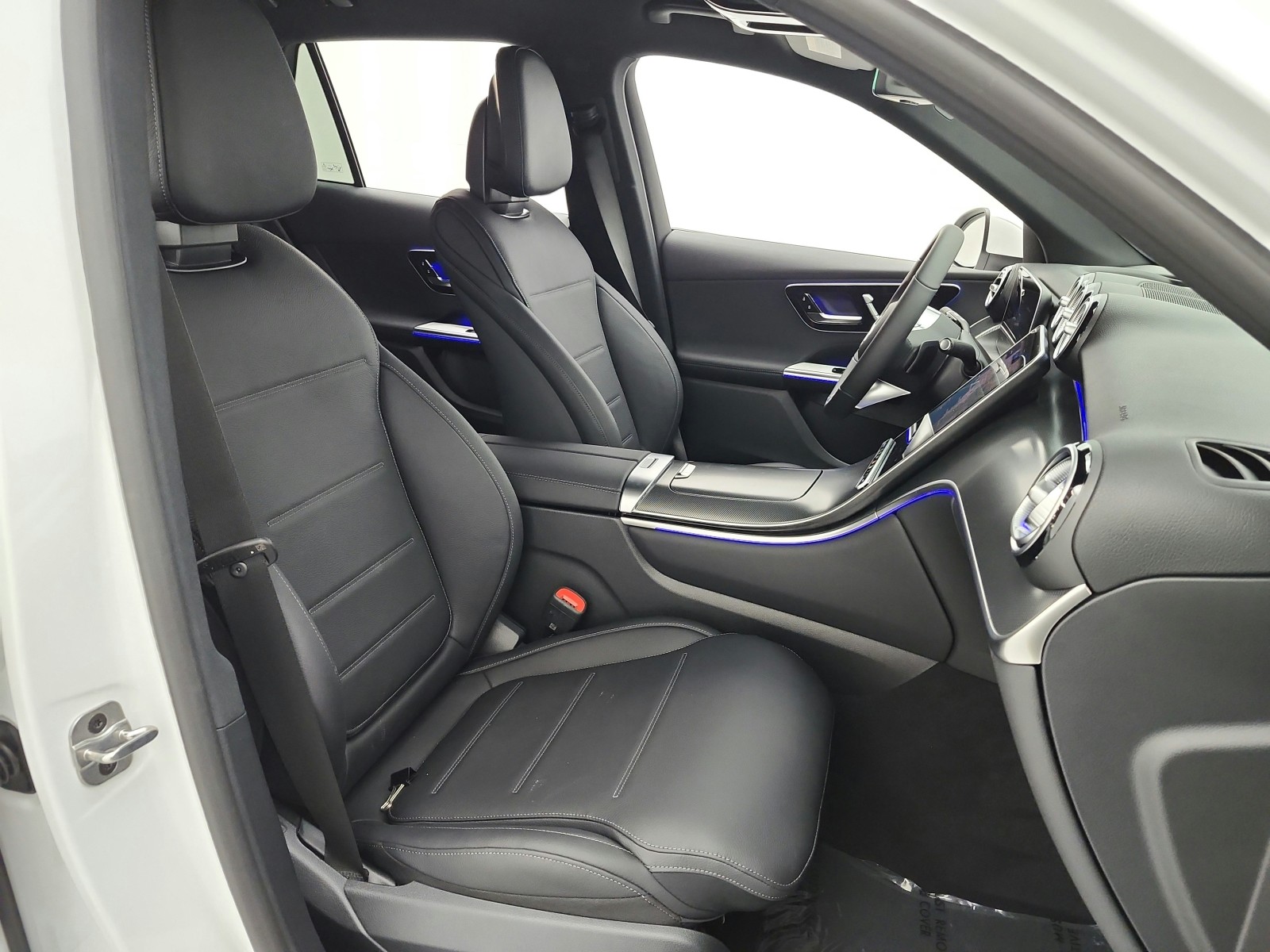 New 2026 MANUFAKTUR Moonlight White Metallic Mercedes-Benz GLC 350e 4MATIC® SUV image 16