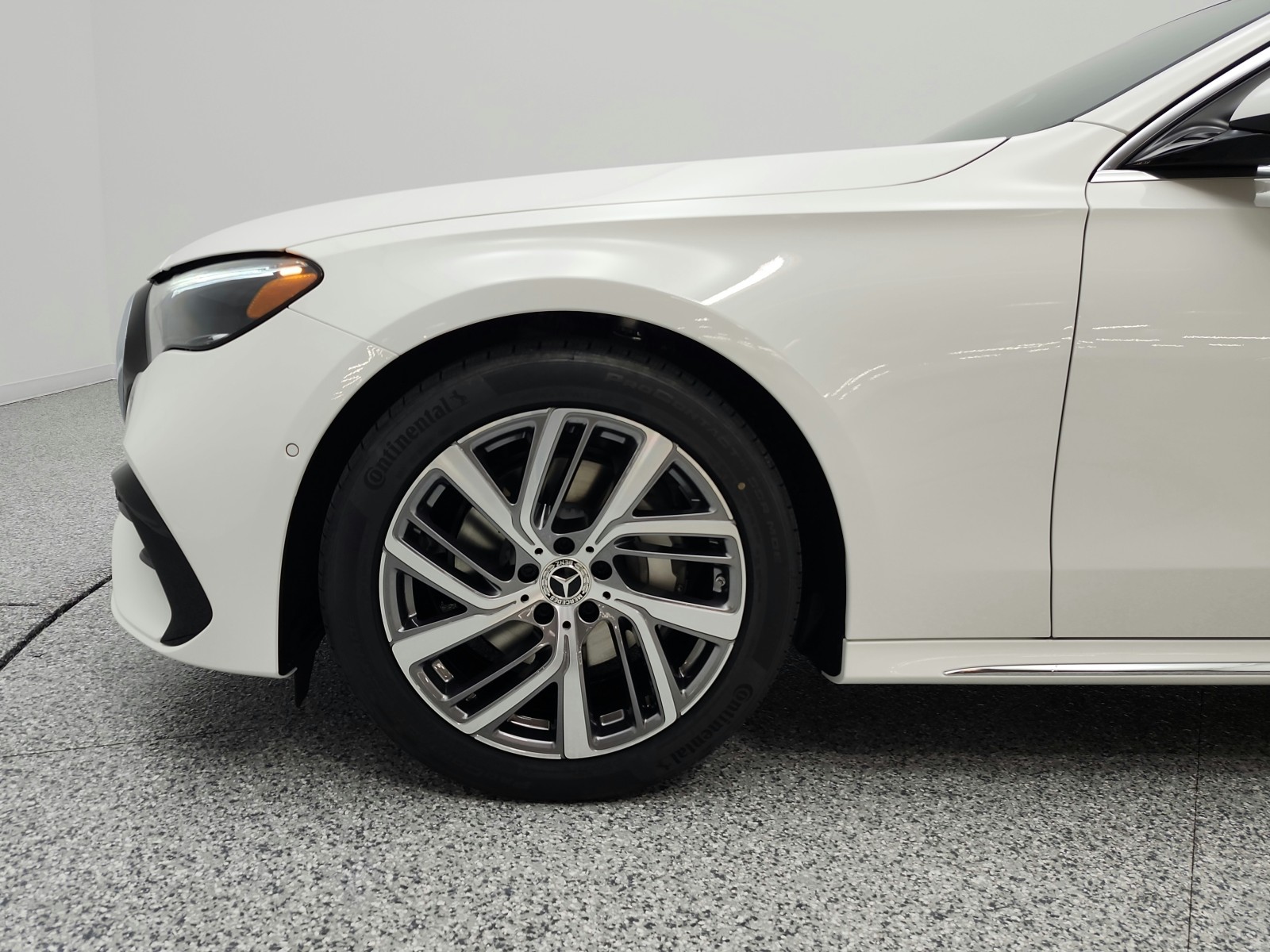 New 2026 Polar White Mercedes-Benz E 350 RWD Sedan image 15