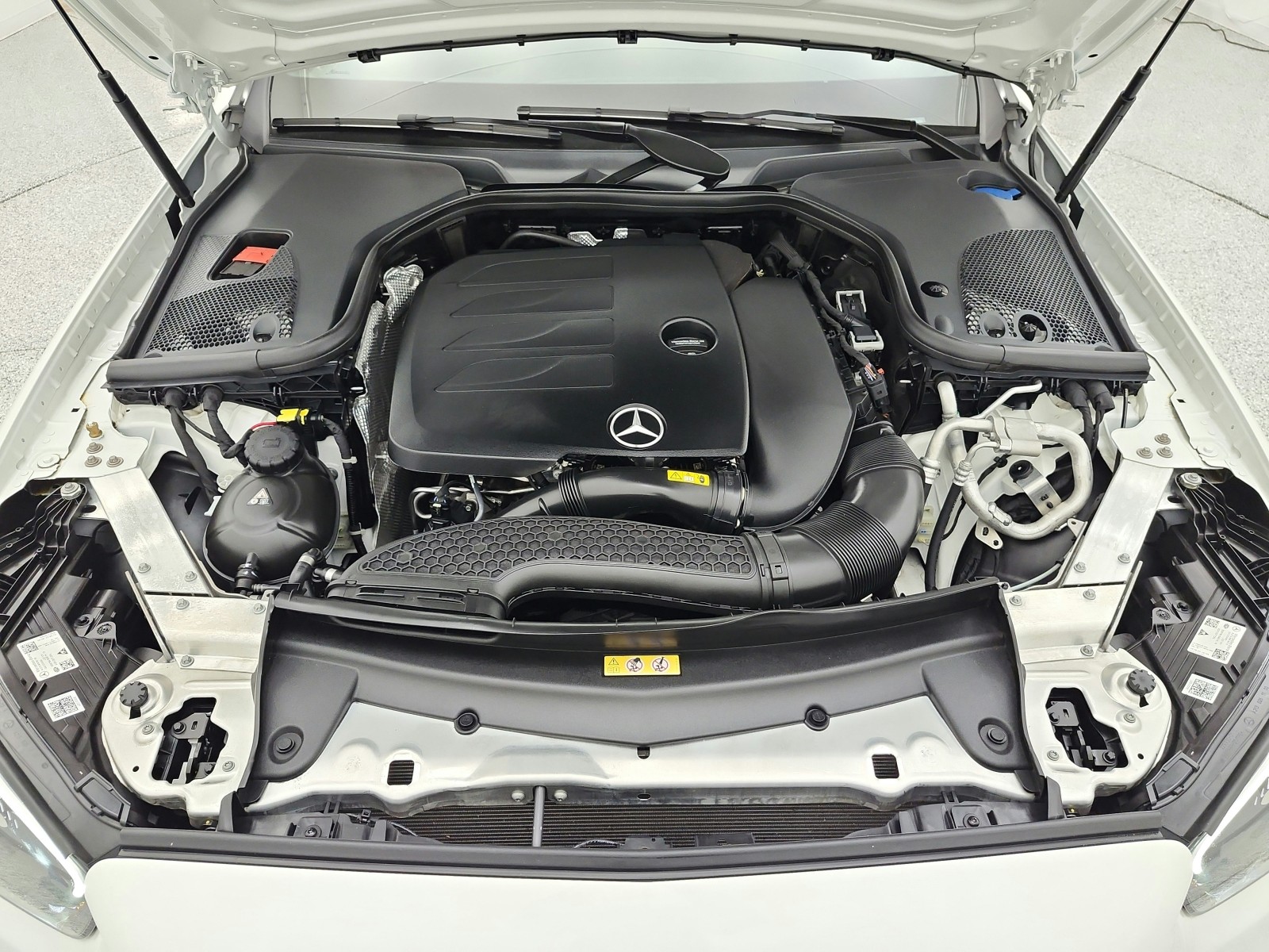 Certified Used 2022 Polar White Mercedes-Benz E 350 RWD Sedan image 17