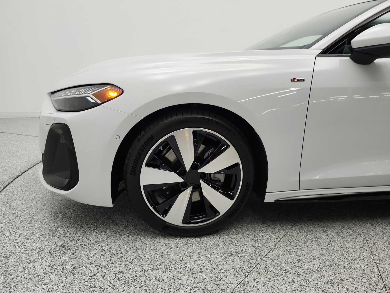 New 2026 Glacier White Metallic Audi Premium Plus 2.0 TFSI quattro image 15
