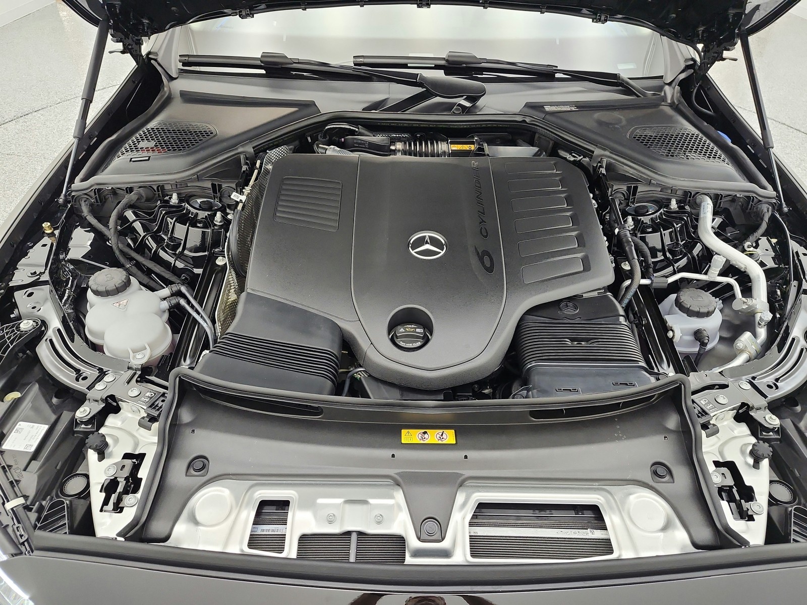 New 2026 Black Mercedes-Benz E 450 4MATIC® Sedan image 11