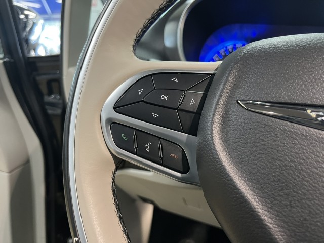 2018 Chrysler Pacifica Limited 35
