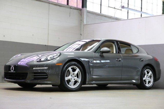 2014 Porsche Panamera 4 in Plainview,