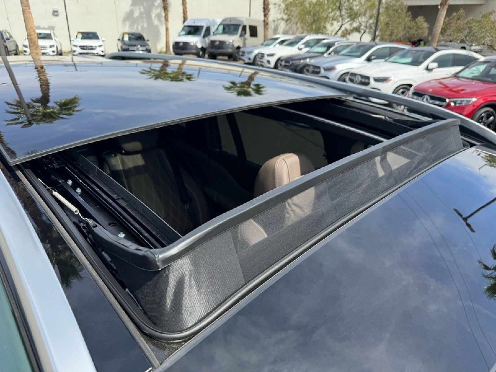 New 2026 MANUFAKTUR Ireland Mid Green Metallic Mercedes-Benz Maybach GLS 600 4MATIC® SUV image 21