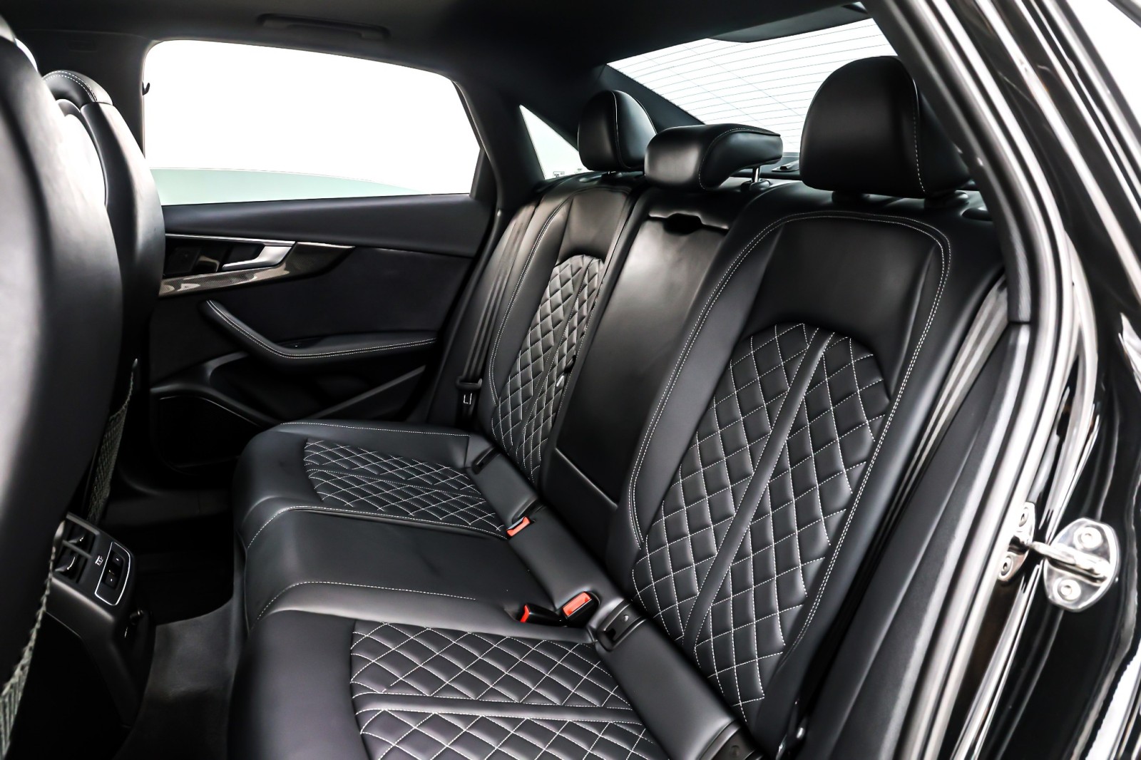 Used 2023 Mythos Black Metallic Audi Premium Plus 3.0 TFSI quattro image 8