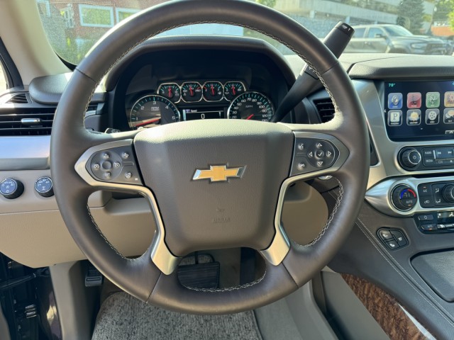 2015 Chevrolet Tahoe LTZ with Center Row Buckets 38