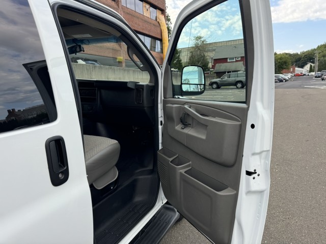 2022 Chevrolet Express Passenger LS 15 Passenger Van 16