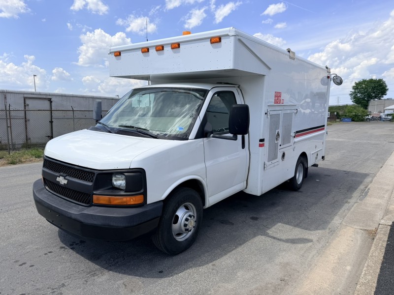 2009 Chevrolet  3500  12'  Mobile Office w 7K Onan Gen & Ladder Racks in , 