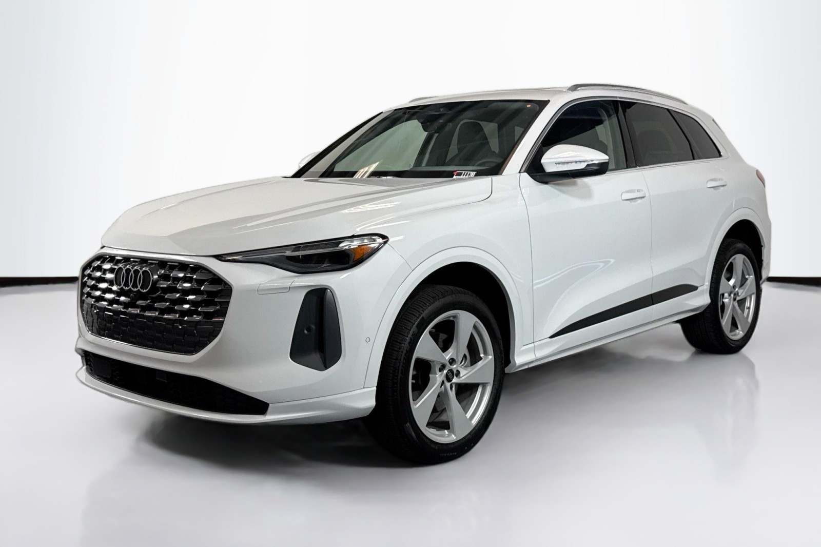 2025 Audi New Q5 Premium Plus's photo