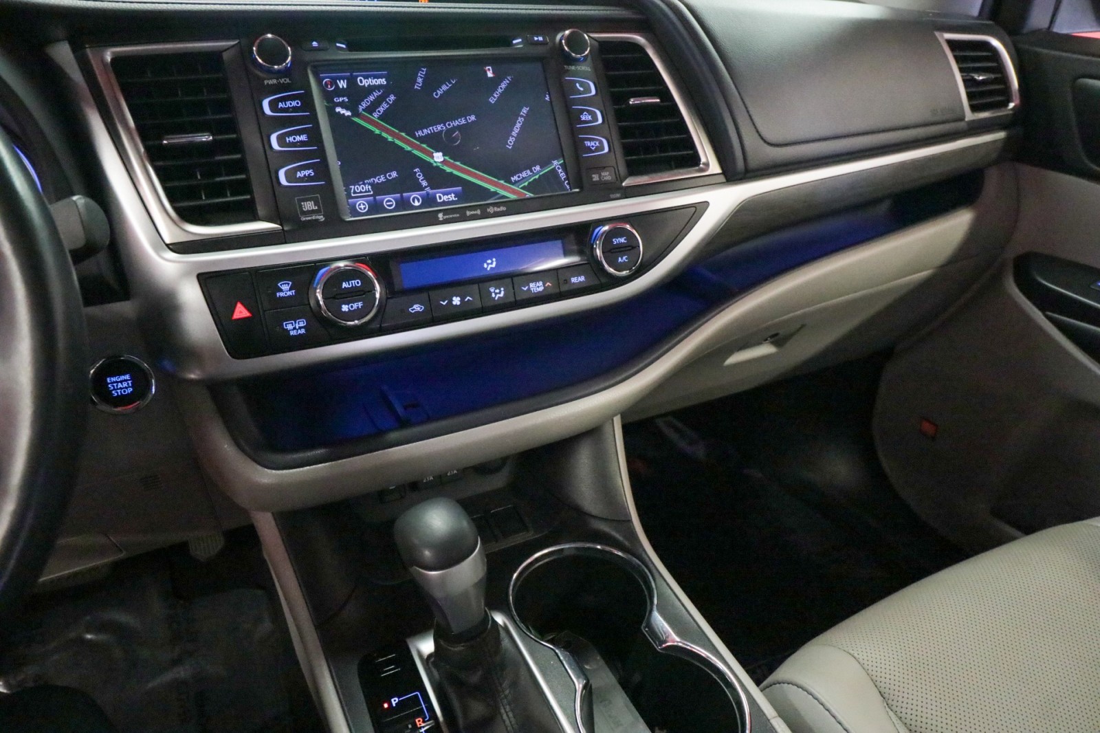 Used Car 2019 Toyota Highlander  Limited Platinum For Sale Under $30,000 In Austin, Texas