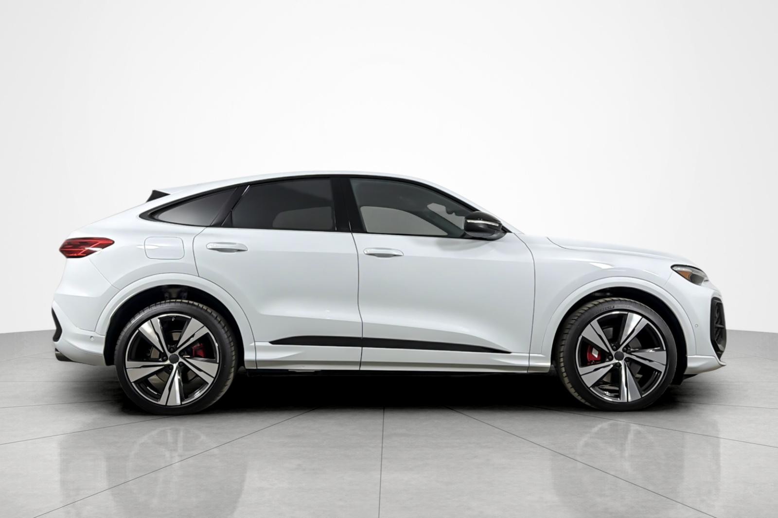 New 2026 Glacier White Metallic Audi Premium Plus 3.0 TFSI quattro image 7