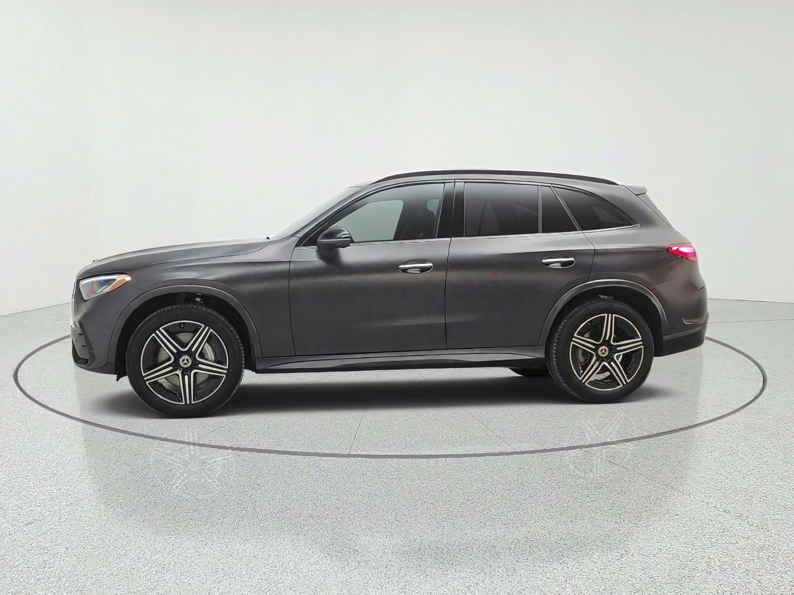 New 2026 MANUFAKTUR Graphite Grey Magno Mercedes-Benz GLC 300 4MATIC® SUV image 8