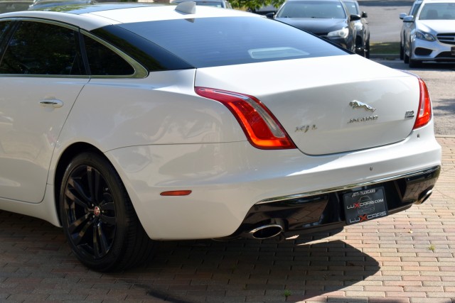 2017 Jaguar XJ Navi Leather Moonroof Blind Spot Heated Front Seats Rear Camera MSRP $90,321 10