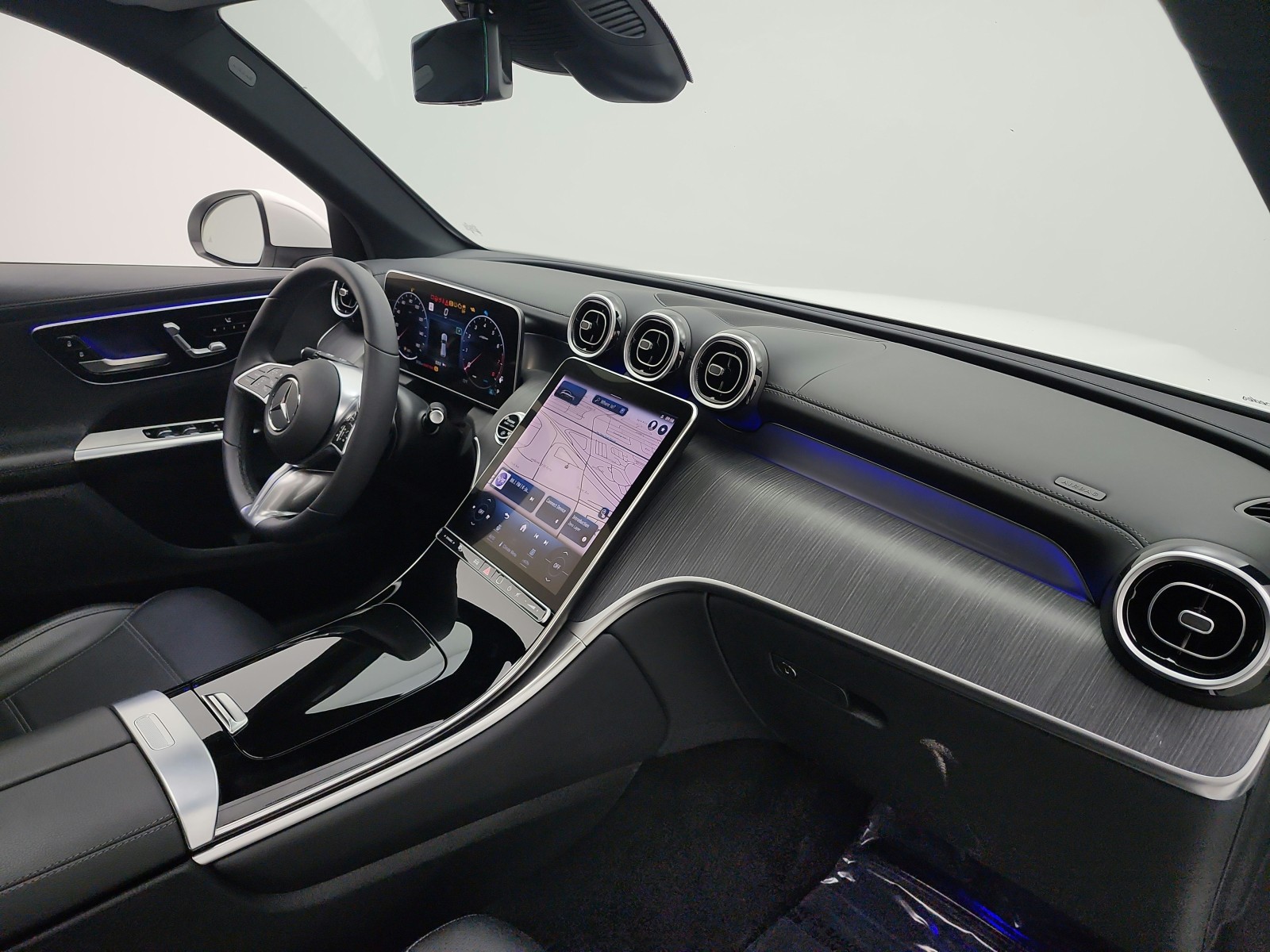 Certified Used 2023 Polar White Mercedes-Benz GLC 300 4MATIC® SUV image 33