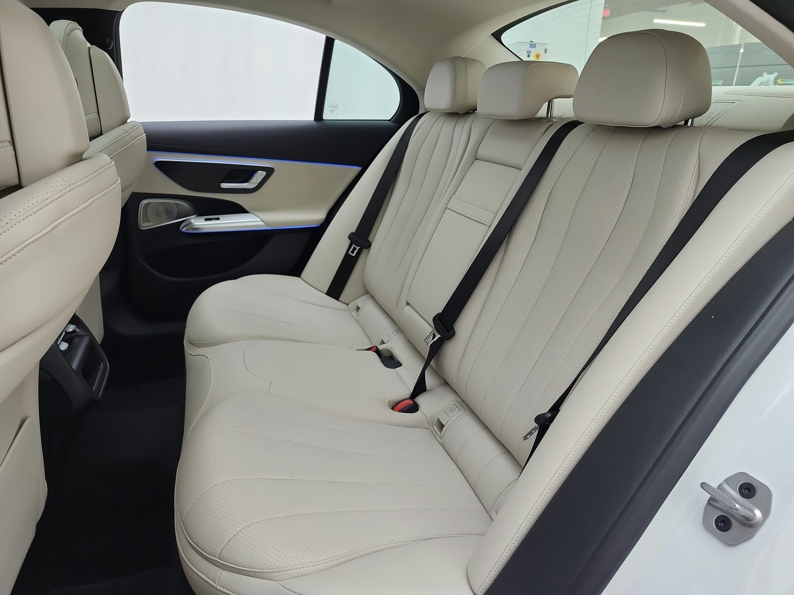 New 2026 Polar White Mercedes-Benz E 350 RWD Sedan image 11
