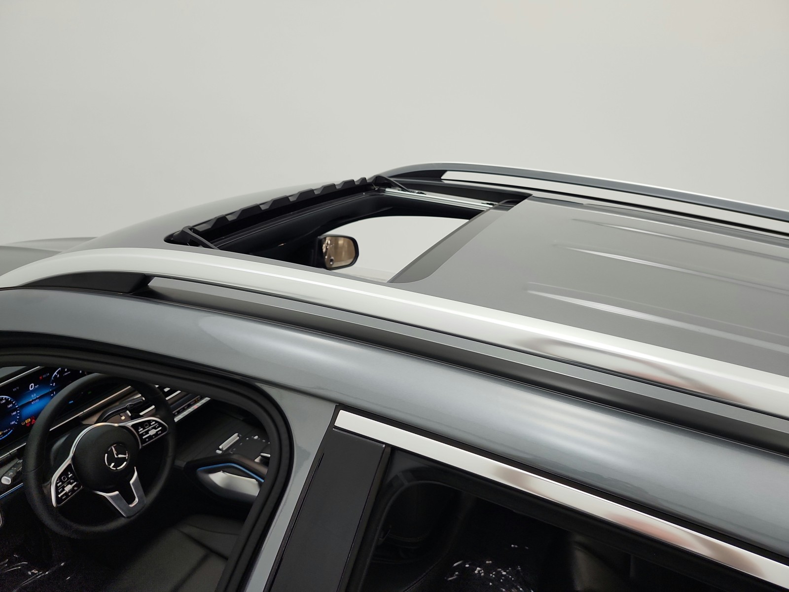 Used 2022 Selenite Grey Metallic Mercedes-Benz GLE 350 SUV image 11