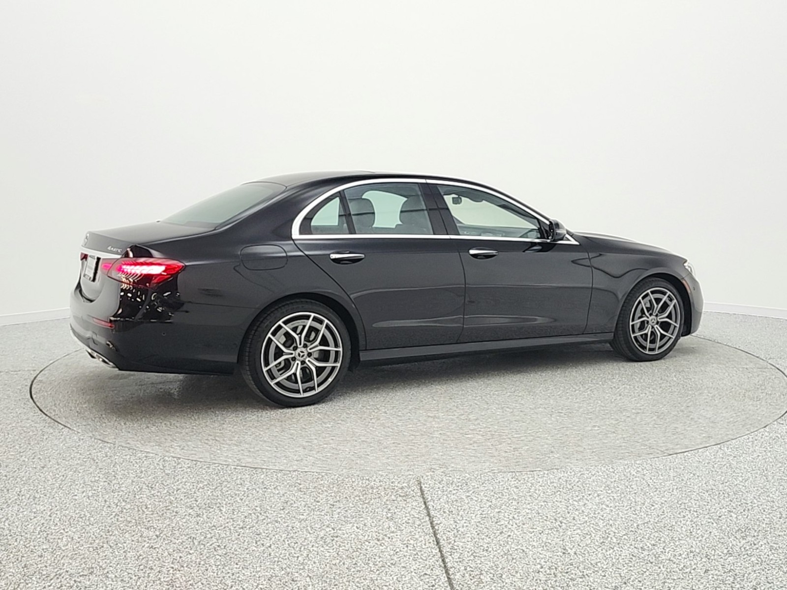 Used 2022 Black Mercedes-Benz E 450 4MATIC® Sedan image 5