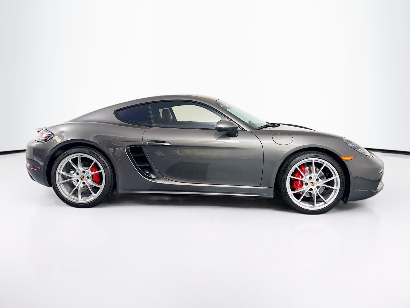 2021 Porsche 718 Cayman S 4