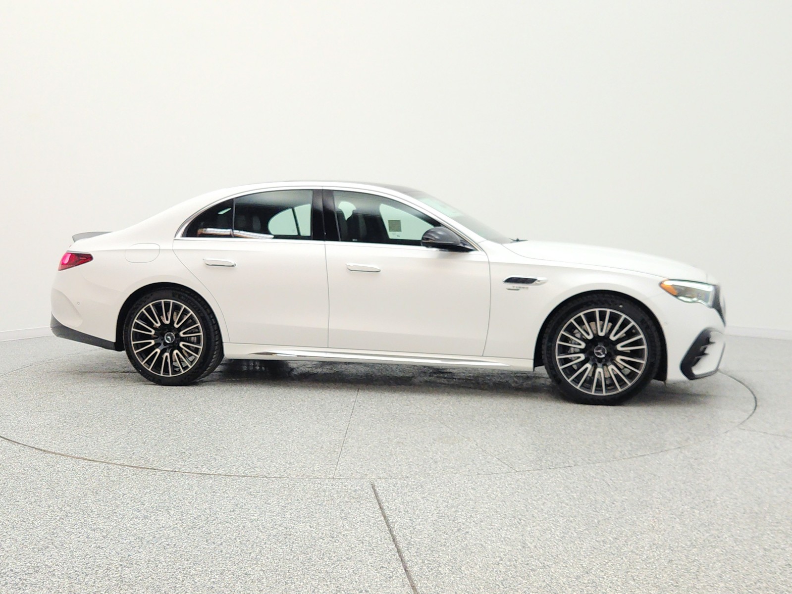New 2026 MANUFAKTUR Moonlight White Magno Mercedes-Benz AMG® E 53 E 4MATIC+ Sedan image 4
