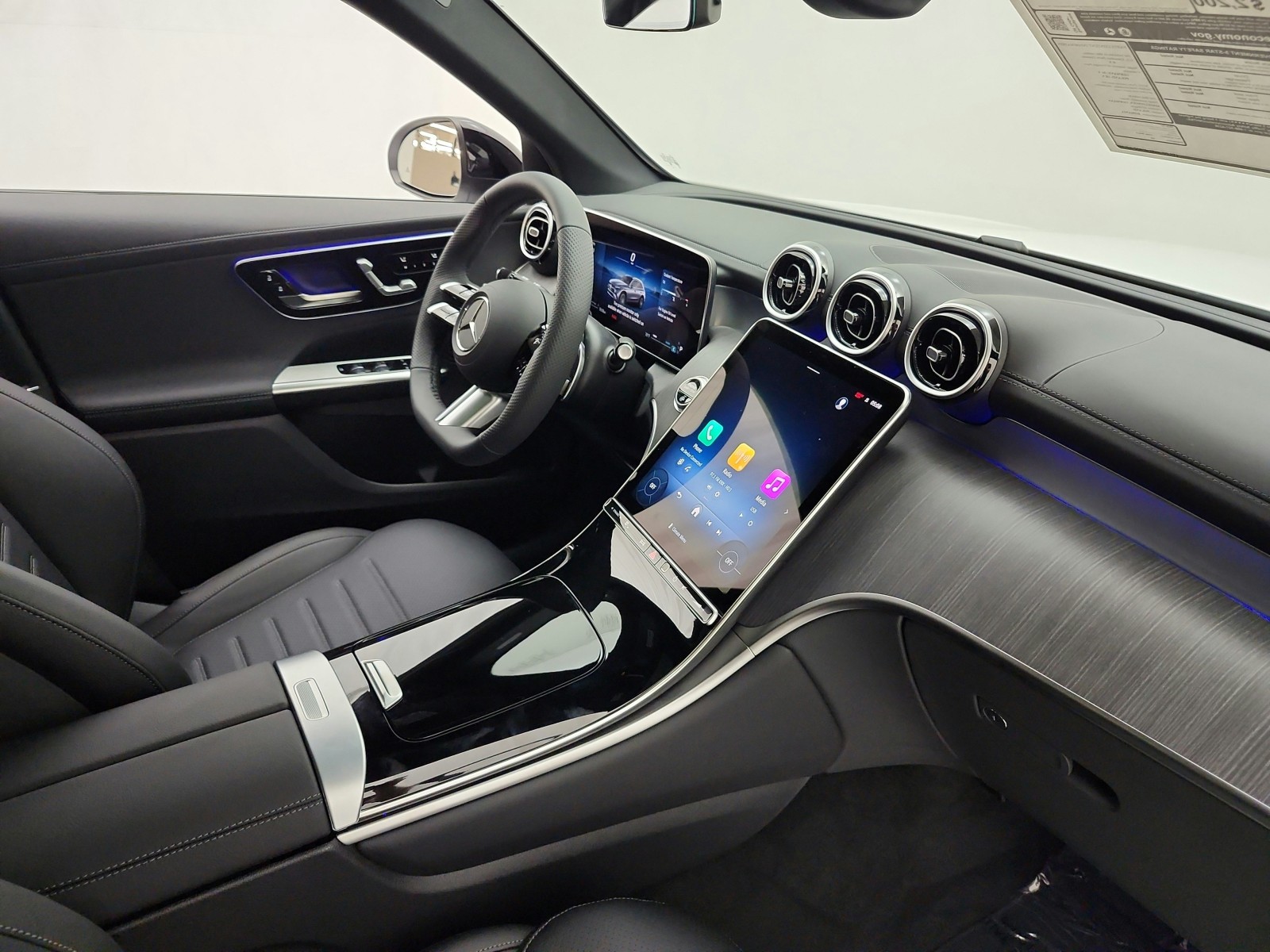 New 2027 MANUFAKTUR Moonlight White Metallic Mercedes-Benz GLC 300 SUV image 13