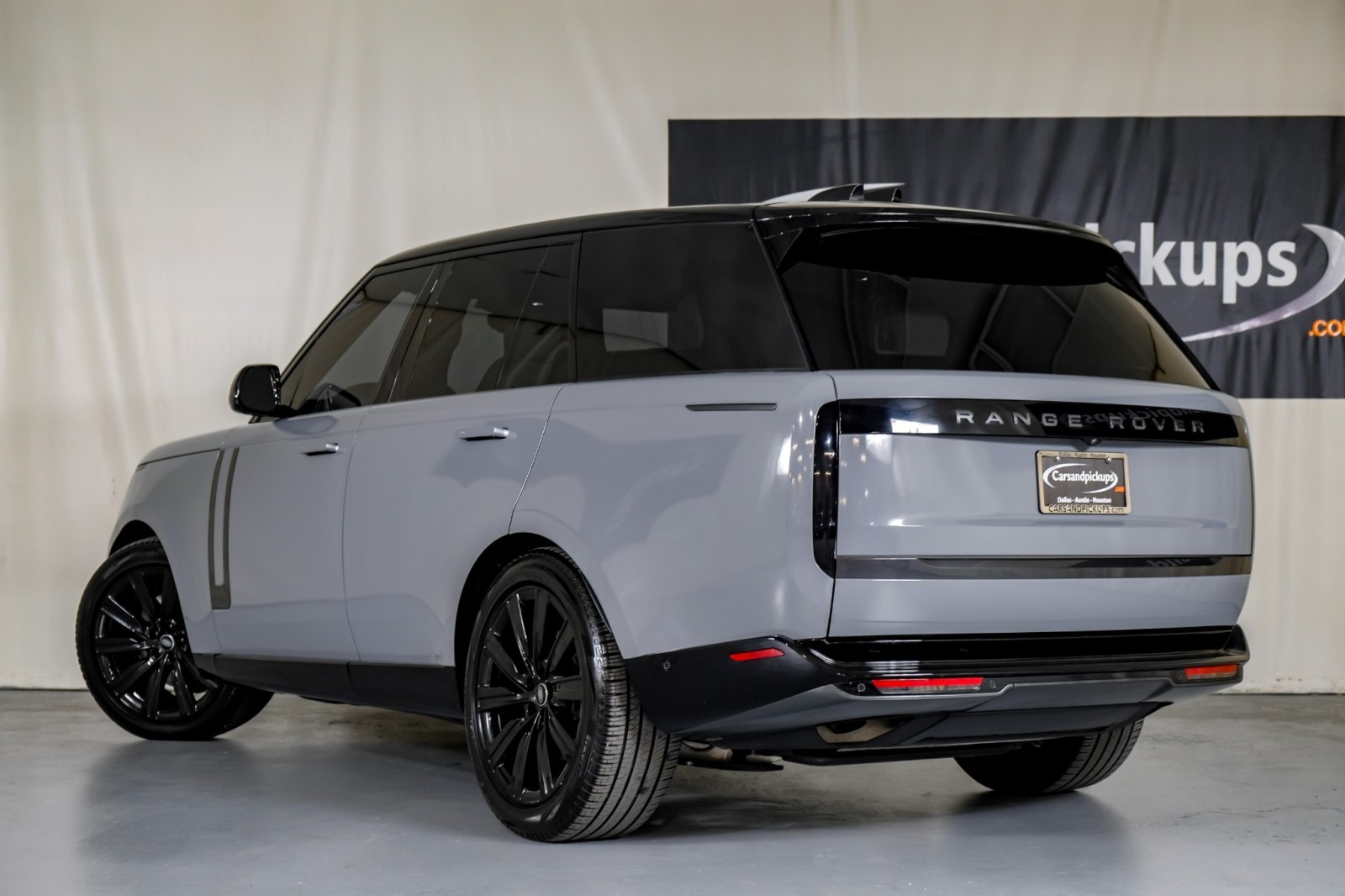 2023 Land Rover Range Rover SE 10