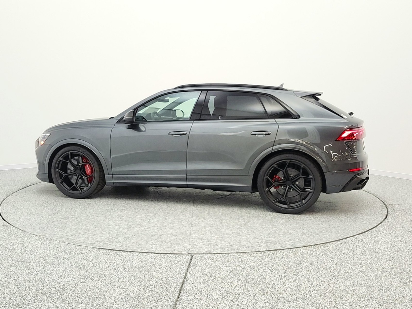 New 2026 Daytona Gray Pearl Effect Audi performance quattro image 8